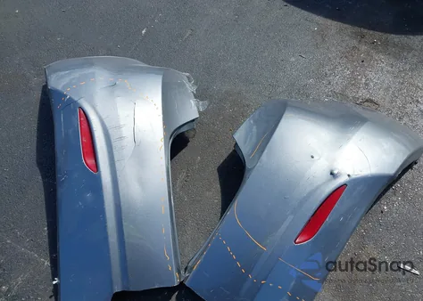 2013 Hyundai Elantra Gls z USA, uszkodzony, nr VIN KMHDH4AE0DU998091